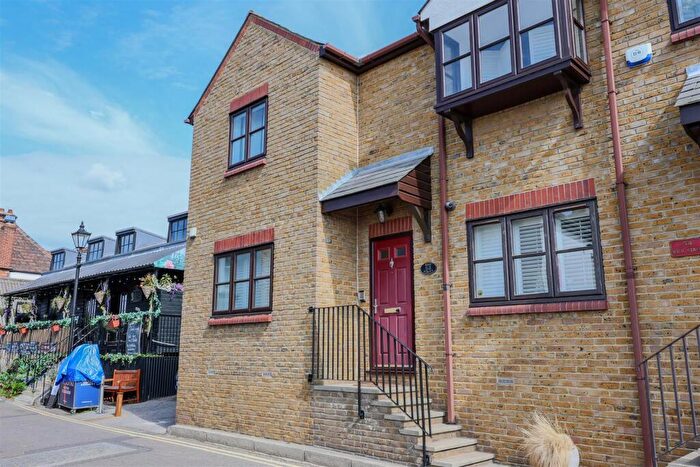 2 Bedroom Terraced House To Rent In High Street, Leigh-On-Sea, SS9