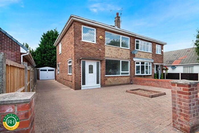 3 Bedroom Semi-Detached House For Sale In Ivanhoe Way, Doncaster, DN5