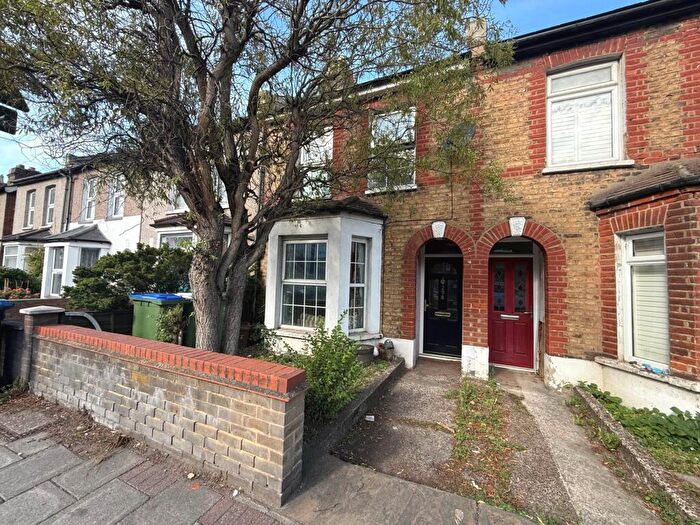 2 Bedroom House For Sale In Bexley Road, Northumberland Heath, DA8