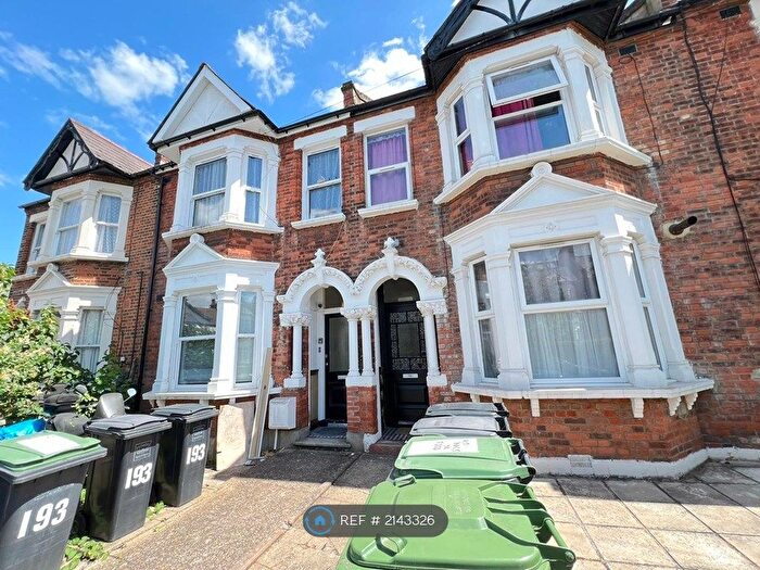 3 Bedroom Flat To Rent In Laleham Road, London, SE6