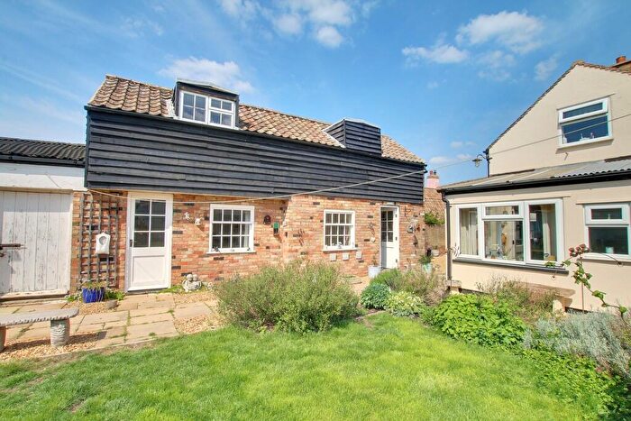 1 Bedroom Barn Conversion To Rent In Bridge Street, Chatteris, PE16