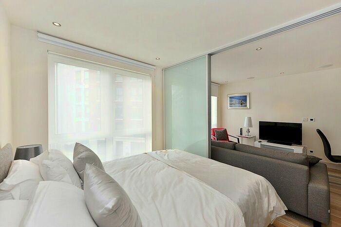 1 Bedroom Flat To Rent In Chelsea Creek, Fulham, SW6