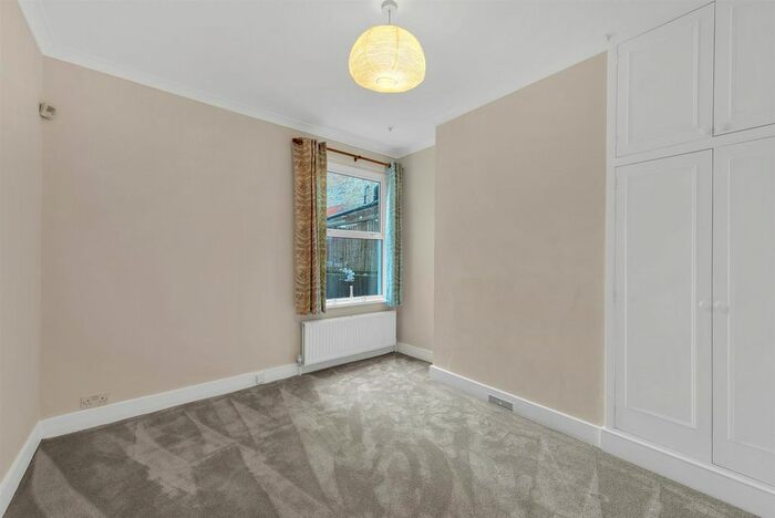 2 Bedroom Flat For Sale In Morgan Road, Bromley, BR1