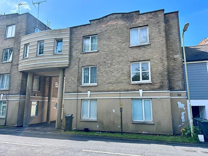 1 Bedroom Flat For Sale In Sea Front, Hayling Island, PO11