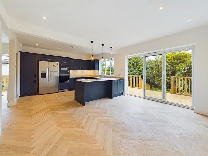 4 Bedroom Semi-Detached House To Rent In Howecroft Gardens, Stoke Bishop, Bristol, BS9