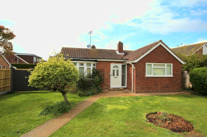 3 Bedroom Bungalow To Rent In Beechlands Close, East Preston, Littlehampton, West Sussex, BN16
