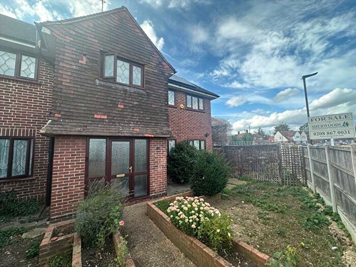 3 Bedroom Semi-detached House For Sale In Bridlepath Way, Bedfont, TW14