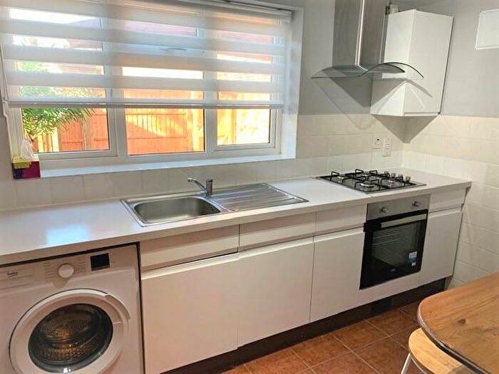 1 Bedroom Apartment To Rent In Groom Court, North Chingford, E4