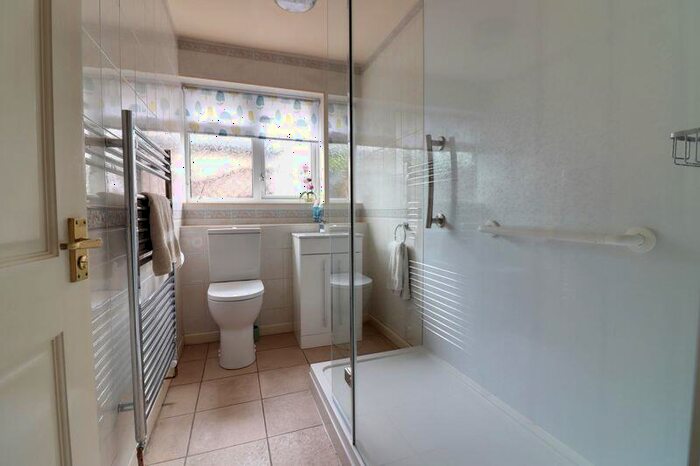 3 Bedroom Bungalow For Sale In Clevedon Avenue, Hillcroft Park, Stafford, ST17