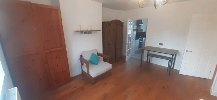 Property To Rent In Studio To Let, Bethwin Road, London, SE5