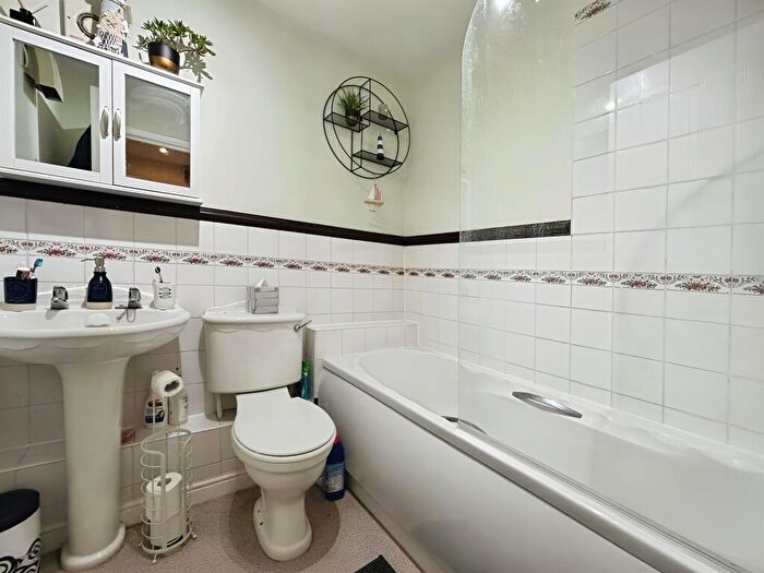1 Bedroom Flat For Sale In Hulton Close, Southampton, SO19