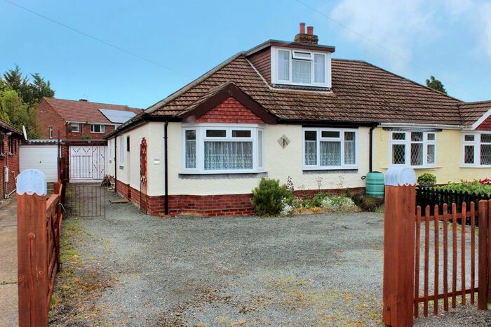 4 Bedroom Semi-Detached Bungalow To Rent In Hunts Pond Road, Park Gate, Southampton, SO31