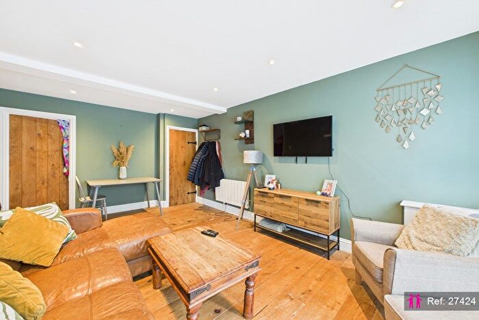 2 Bedroom Flat To Rent In Trewartha Close, Carbis Bay, TR26
