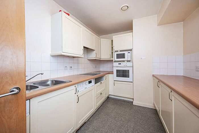 2 Bedroom Flat To Rent In Jamestown Road, Camden Town, London, NW1