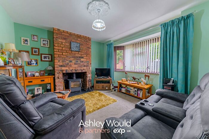 3 Bedroom Detached House For Sale In Yew Tree Lane, Rowley Regis, B65