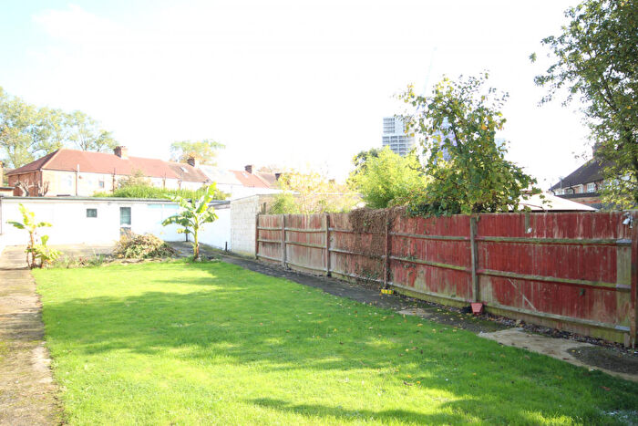 4 Bedroom Semi-Detached House To Rent In Clifford Road, Wembley, Middlesex, HA0