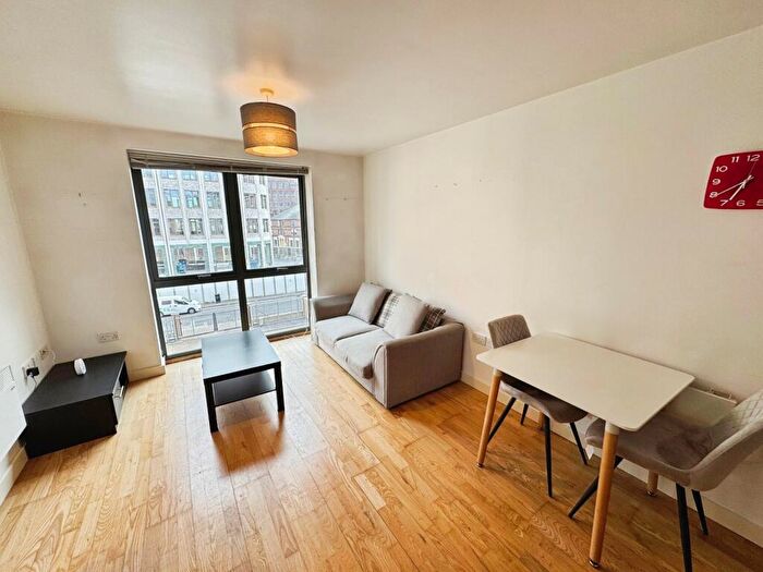 1 Bedroom Flat To Rent In Waterloo Apartments, Waterloo Street, Leeds, West Yorkshire, LS10