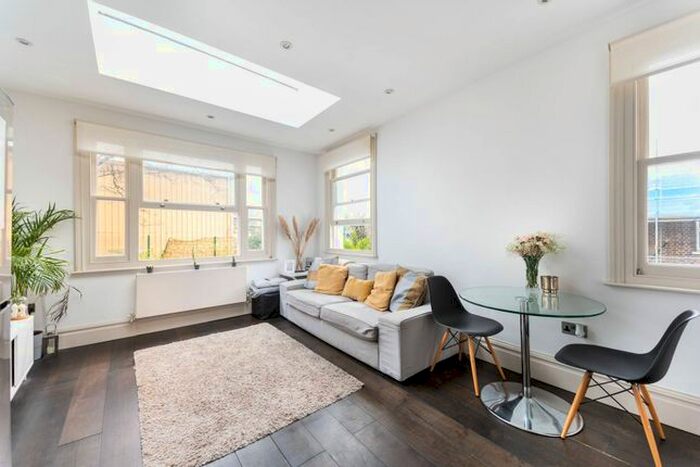 1 Bedroom Flat To Rent In Birkbeck Road, Acton, London, W3