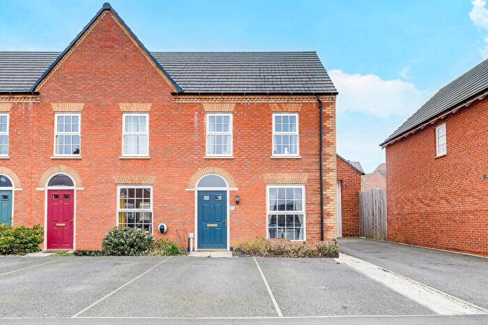 3 Bedroom Terraced House For Sale In Shipley Close, Nottingham, NG3