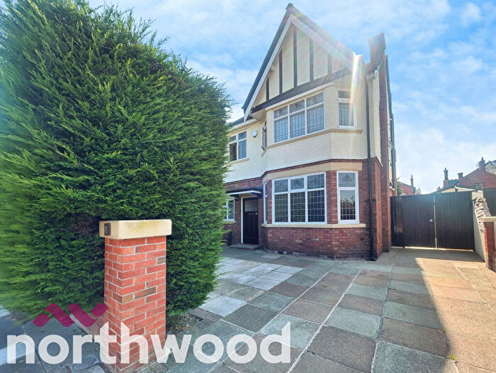 4 Bedroom Detached House For Sale In Grange Avenue, Southport, PR9
