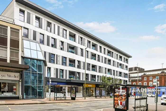 1 Bedroom Flat To Rent In Queensgate, Cromwell Road, RH1