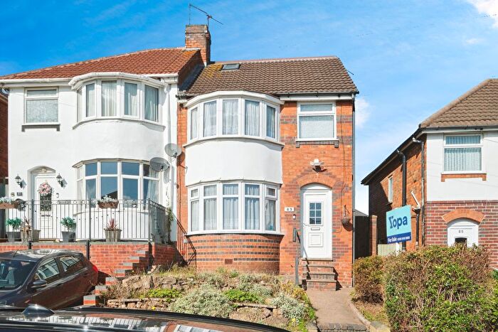 4 Bedroom Semi-Detached House For Sale In Jayshaw Avenue, Birmingham, B43