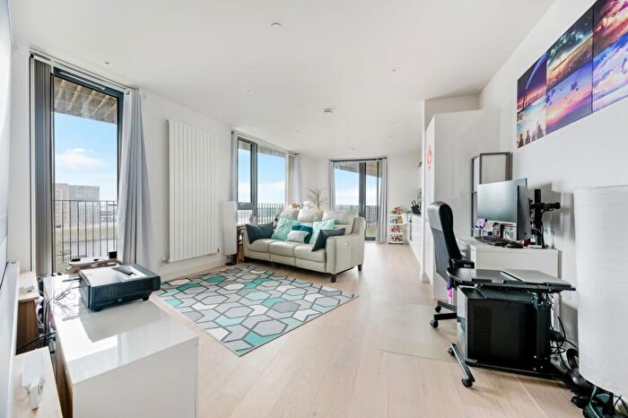 2 Bedroom Apartment For Sale In Mercier Court, Starboard Way, London, E16