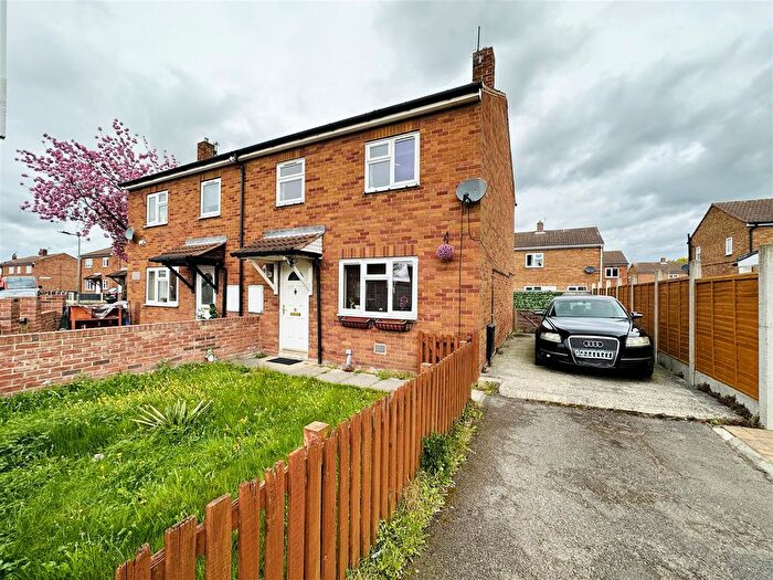3 Bedroom Semi-Detached House For Sale In Hempbridge Road, Selby, YO8