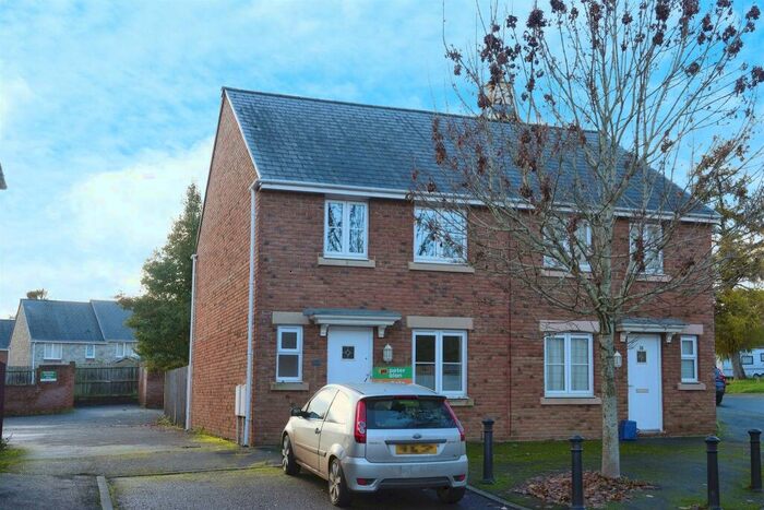 3 Bedroom Semi-Detached House For Sale In Ash Tree Road, Caerwent, Caldicot, NP26