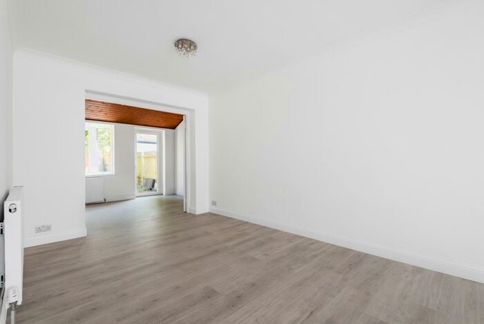 4 Bedroom Detached House To Rent In Burlington Close Orpington, BR6