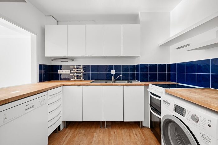 1 Bedroom Flat To Rent In Cambridge Road, London, SW20