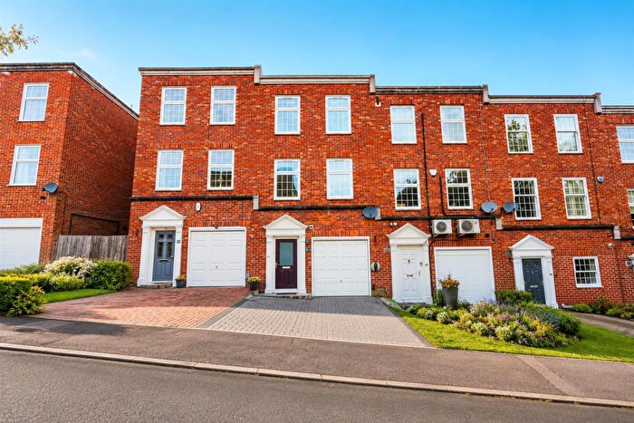3 Bedroom Town House To Rent In Albany Court, Epping, CM16