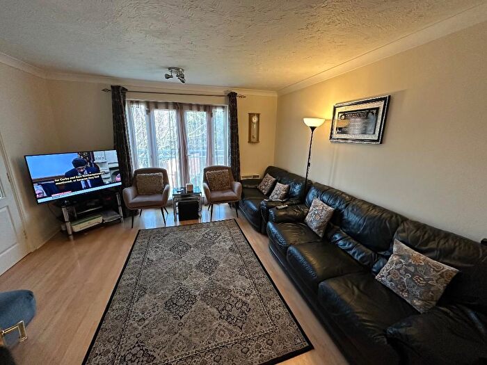 2 Bedroom Flat To Rent In Payne Close, Barking, Essex, IG11