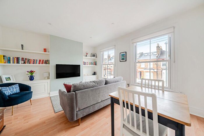 2 Bedroom Flat For Sale In Palmerston Road, Wimbledon, London, SW19