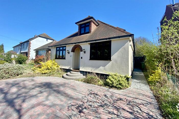 5 Bedroom Detached Bungalow For Sale In , Mount Drive, Park Street, St. Albans, Hertfordshire, AL2