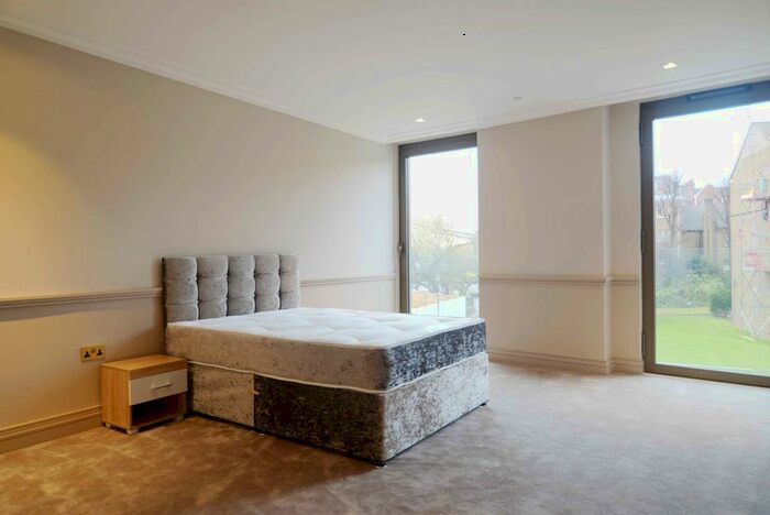 2 Bedroom Flat To Rent In Crisp Road, London, W6