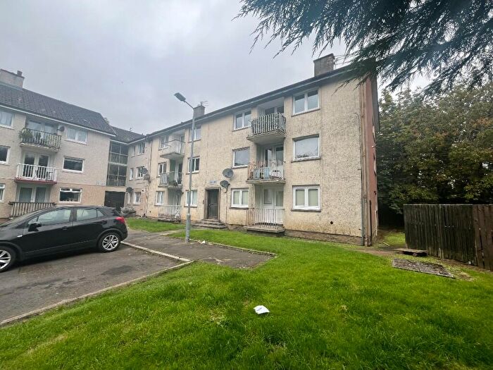 2 Bedroom Flat To Rent In Lochaber Place, Glasgow, G74
