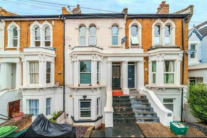 2 Bedroom Flat For Sale In Mosslea Road, SE20