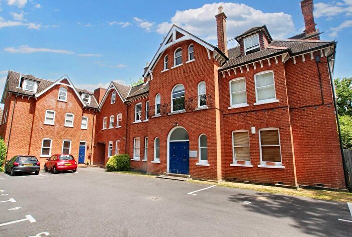 2 Bedroom Penthouse To Rent In Westcar Lane, Walton-On-Thames, Surrey, KT12