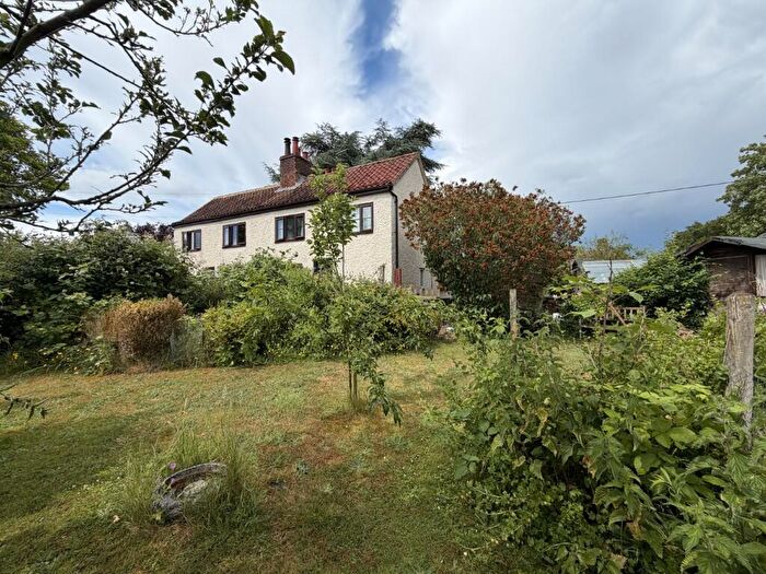 2 Bedroom Semi Detached House For Sale In Stone Lane, Hingham, Norwich, Norfolk, NR9