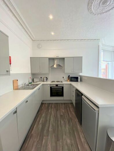 5 Bedroom Flat To Rent In Savile Place, Newington, Edinburgh, EH9