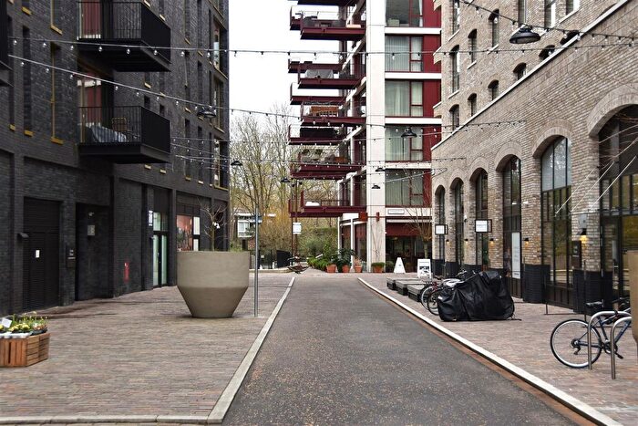 1 Bedroom Flat For Sale In 'the Brentford Project' Bradshaw Yard, Brentford, TW8