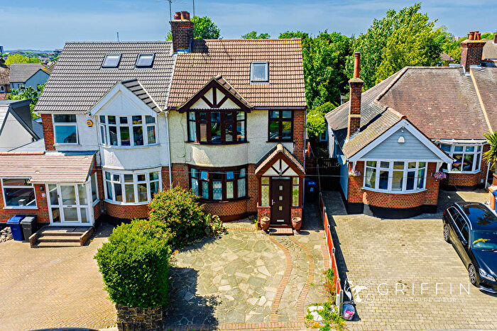 4 Bedroom Semi-Detached House For Sale In Rectory Road, Little Thurrock, Grays, RM17