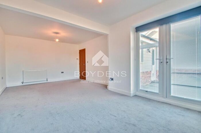 2 Bedroom Bungalow For Sale In Greys Farm Close, Kirby-Le-Soken, CO13