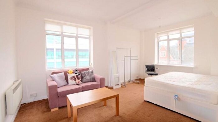 Apartment To Rent In Euston Road, London, NW1