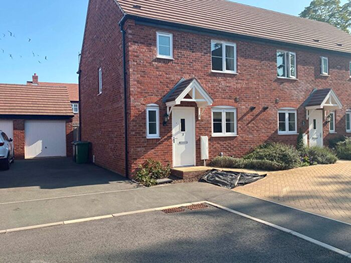 3 Bedroom Semi-Detached House To Rent In Hares Leap, Stratford-Upon-Avon, CV37