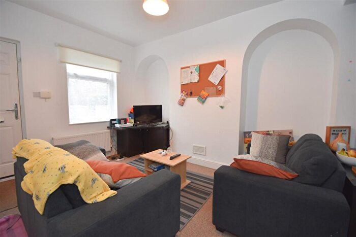 2 Bedroom Terraced House To Rent In Dunkirk Road, Dunkirk, NG7