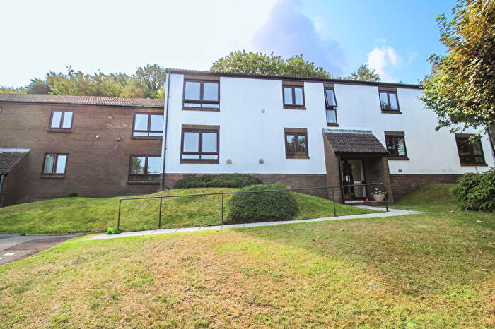 2 Bedroom Flat For Sale In Somerset Road, Portishead, Bristol, BS20