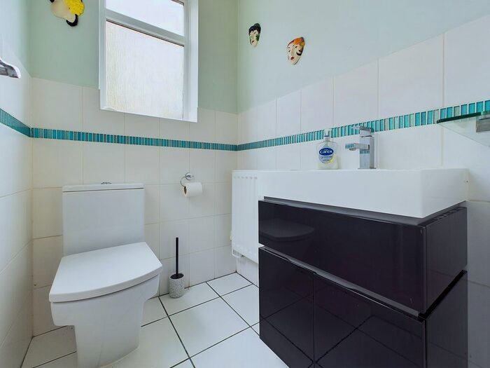 3 Bedroom Detached House For Sale In Locationlocation! Cricketfield Road, Horsham, West Sussex, RH12