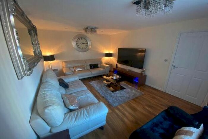 5 Bedroom Property To Rent In Akron Drive, Wolverhampton, WV10